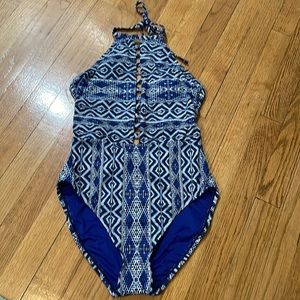 New La Blanca Tummy Control Swimsuit